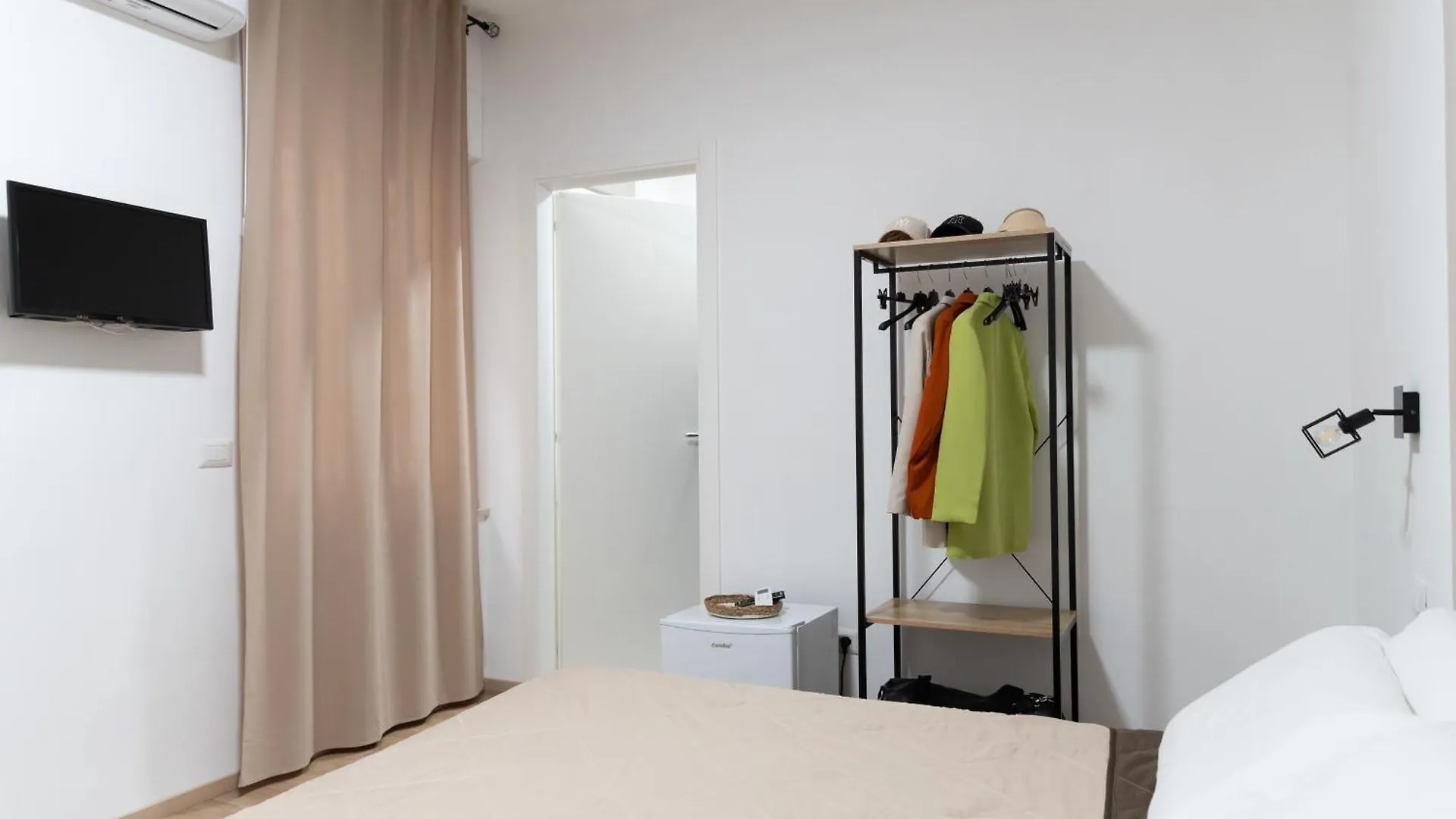فندق مبيت وإفطار Benincasa Rooms Napoli إيطاليا
